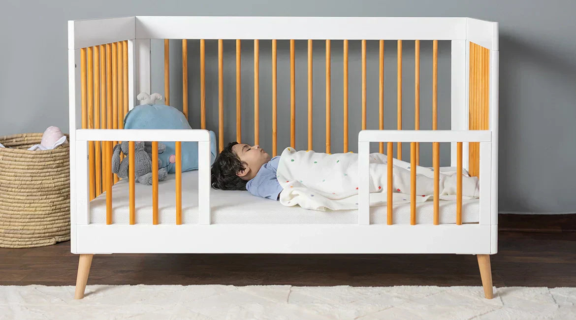 How Wooden Cribs Help Maintain Warmth and Ventilation in Winter